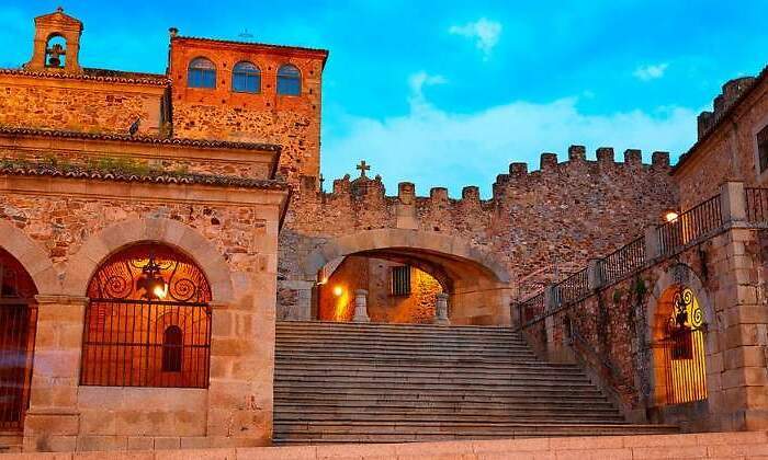 770x420-escenarios-juedo-de-tronos-caceres.jpg