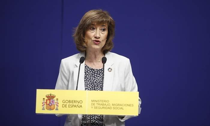 valdeolivas-yolanda-microfono.jpg