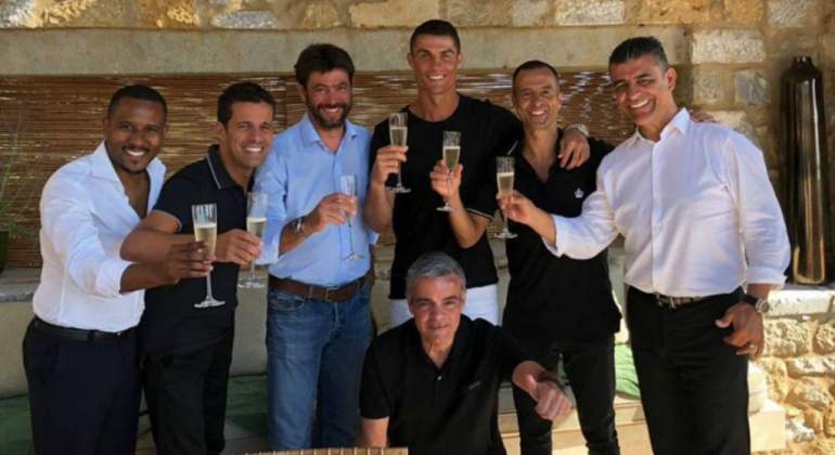 cristiano-ronaldo-agnelli-mendes-celebran-fichaje-juventus.jpg