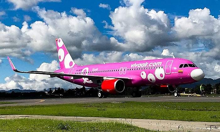 Avion-Rosado-Viva-Air.jpg