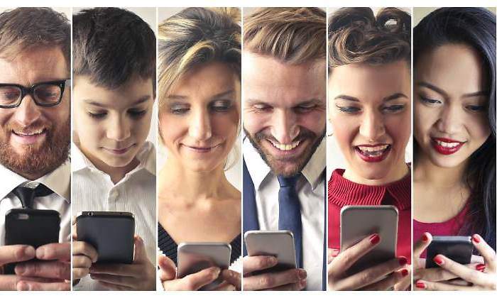 smartphones-usuarios-felices-770-dreamstime.jpg