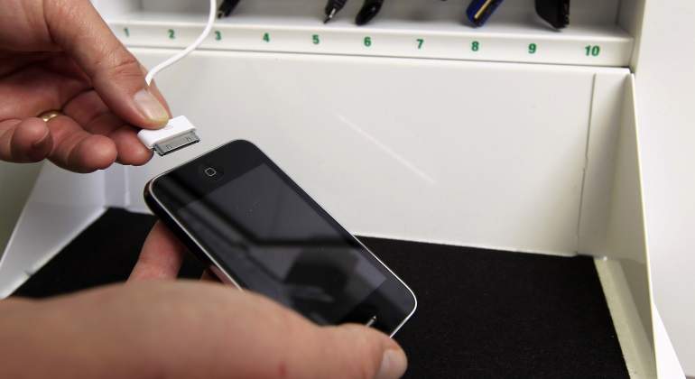 iphone-reuters-770.jpg