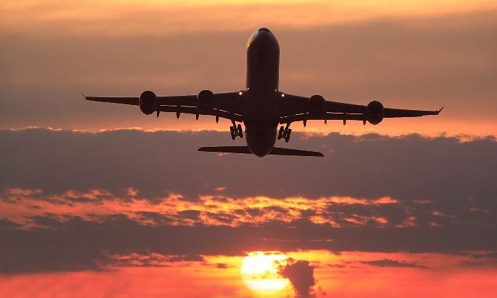 avion-boeing-747-atardecer.jpg