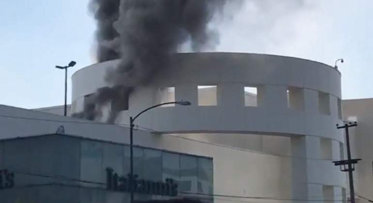 Incendio-Plaza-Universidad-Twitter.jpg