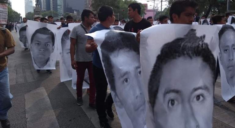 Marcha-por-43-estudiantes-desaparecidos-770.jpg