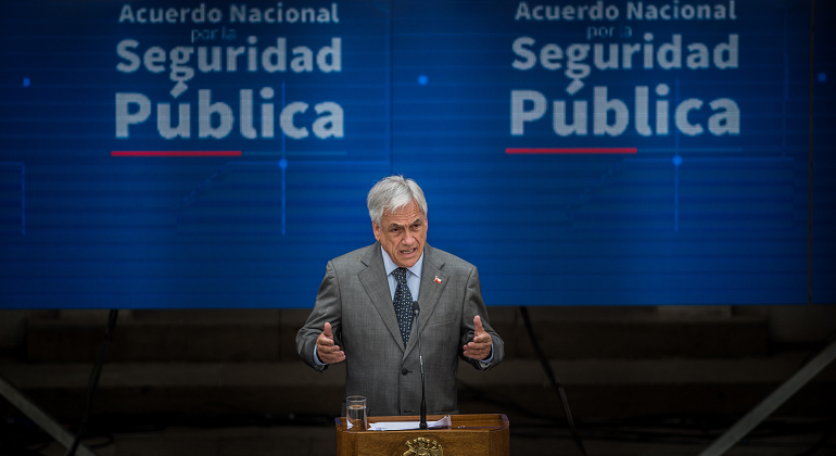 pinera-seguridad-efe.png