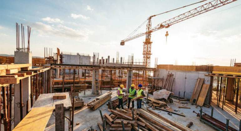 empleo-en-la-construccion-istock.jpg