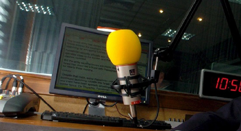 radio-microfono-archivo.png