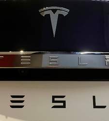 tesla-logo-reuters-2.jpg