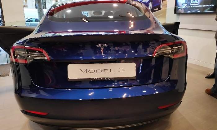 tesla-model-3-madrid-02.jpg
