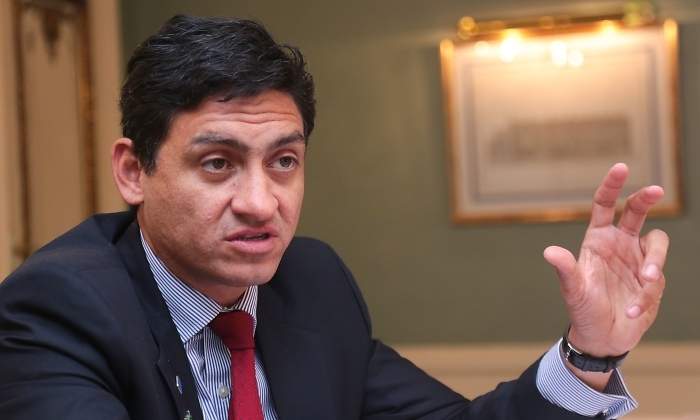 pedro_beirute_procomer_elisasenra.jpg