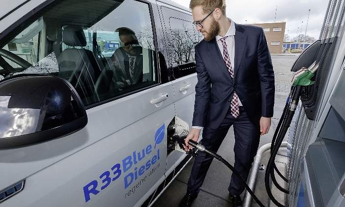 R33-BlueDiesel-biocombustible-volkswagen.jpg
