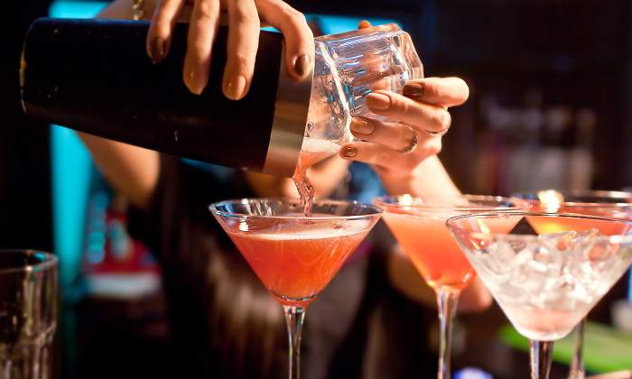 770x420-bartender-mujer-dreamstime.jpg