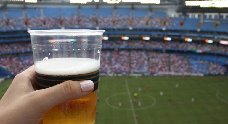 cerveza-futbol--archivo.jpg