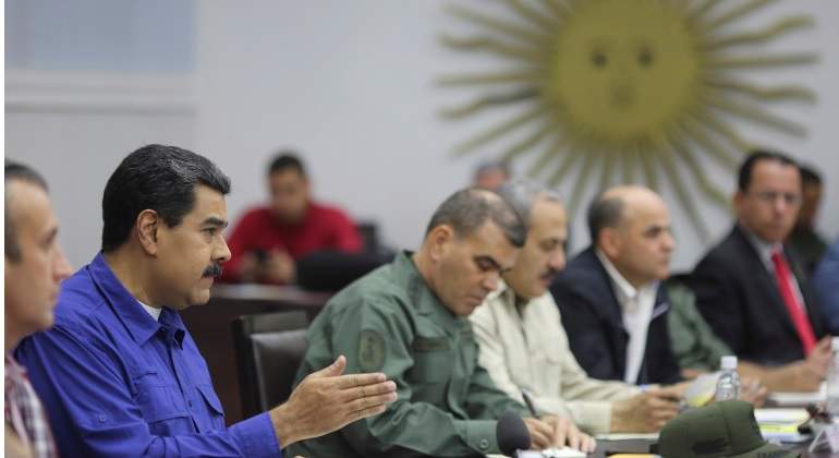 Comisión presidencial se reúne con la oposición en Cancillería Dominicana Comisión presidencial se reúne con la oposición en Cancillería Dominicana