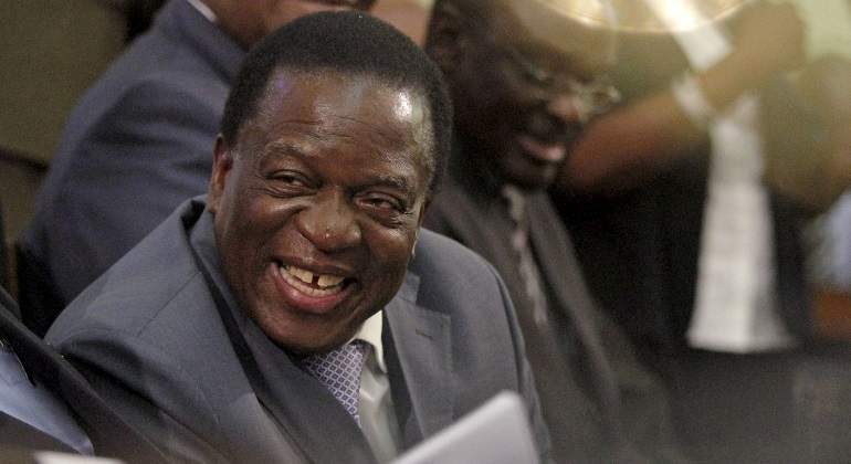 Expresidente de Zimbabue y su esposa con inmunidad para ser procesados Expresidente de Zimbabue y su esposa con inmunidad para ser procesados