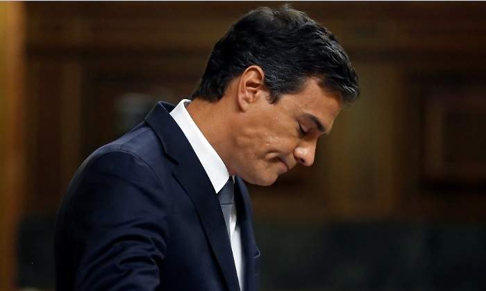 sanchez-cabizbajo-congreso-efe.jpg