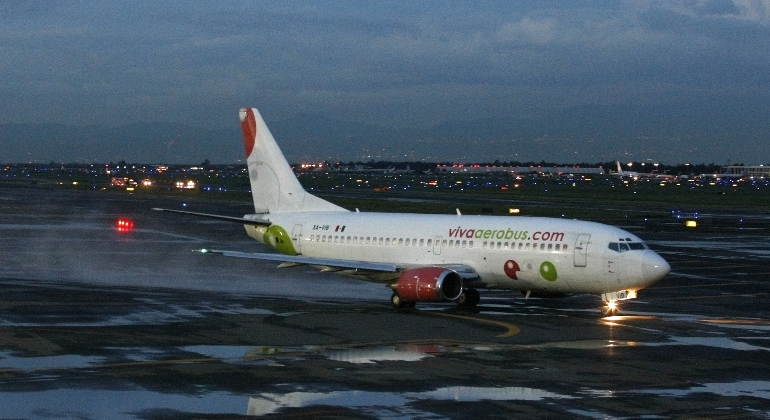 viva-aerobus-reuters.png
