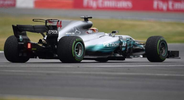 hamilton-pole-silverstone-afp.jpg