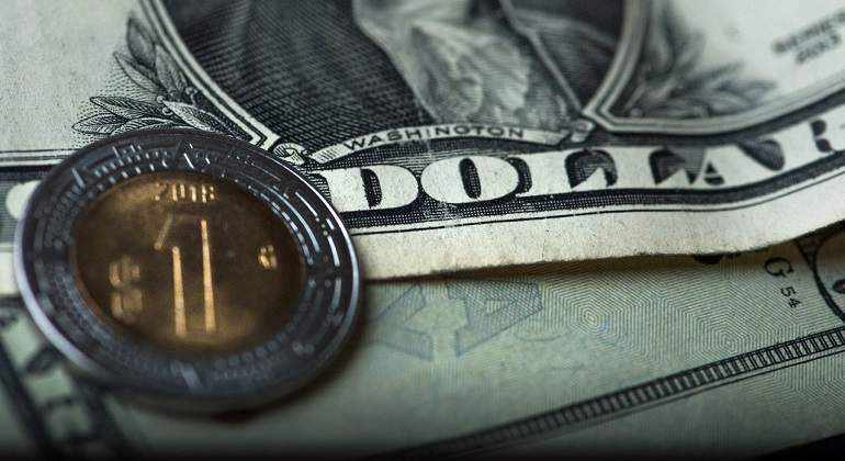 pesito-dolar-770.jpg