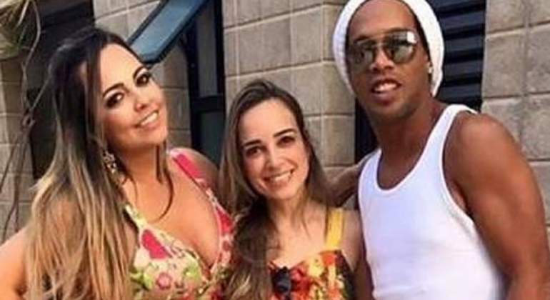ronaldinho-mujeres-770.jpg