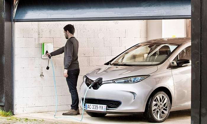 renault-zoe-cargando-casa.jpg