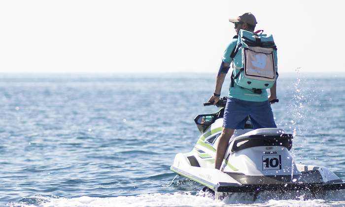 deliveroo-moto-agua.jpg