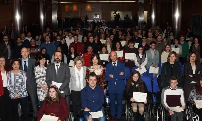 Foto de familia de los becados por ONCE en 2018