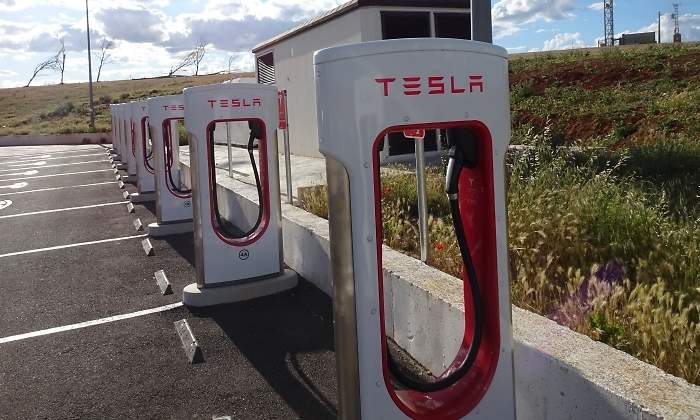 tesla-cargadores-mia.jpg