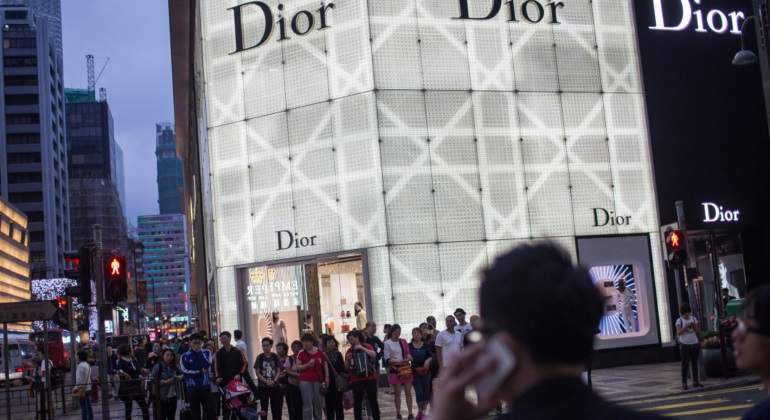 dior-hong-kong-bloomberg-770x420.jpg