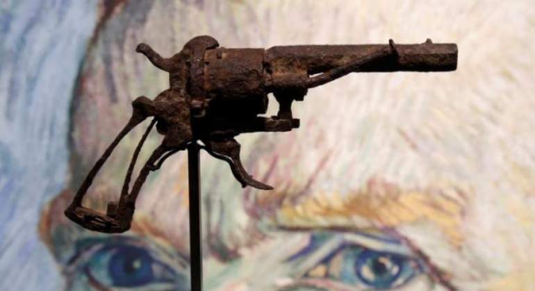 revolver-twitter-770.jpg