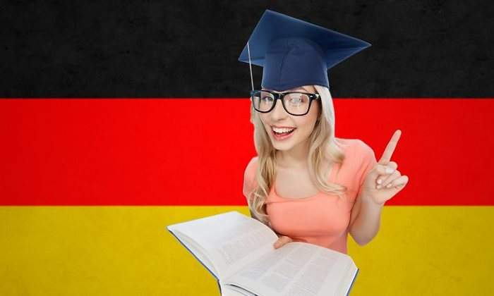alemania-joven-libros-universidad-770-dreamstime.jpg
