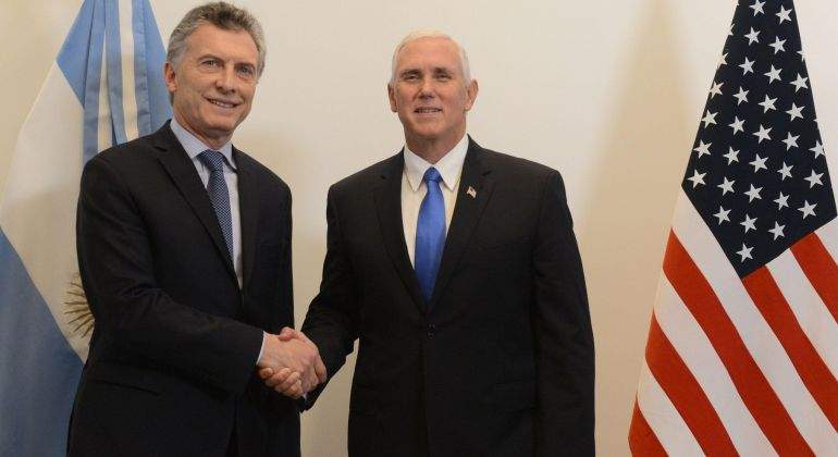 Michael-Pence-junto-a-Mauricio-Macri.jpg