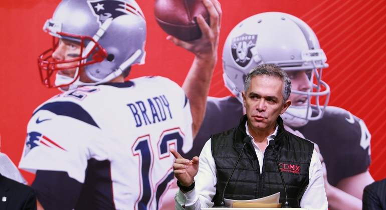 Mancera-NFL-Reuters.jpg