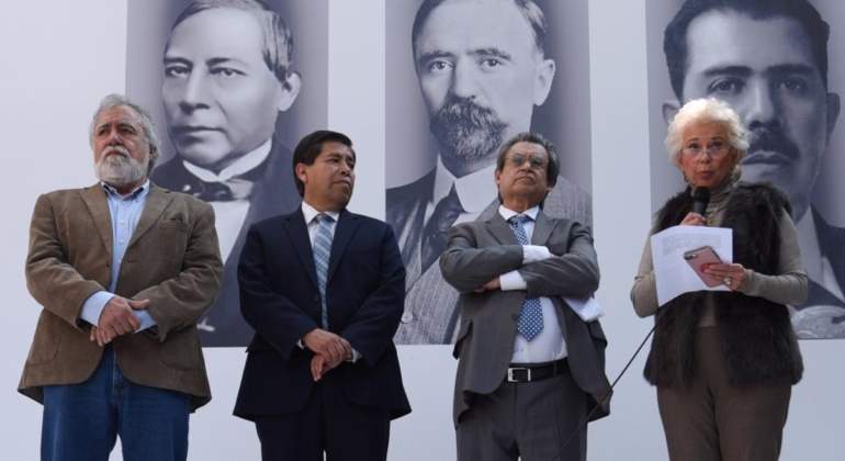 migracion-comisionados-sanchez-cordero.jpg