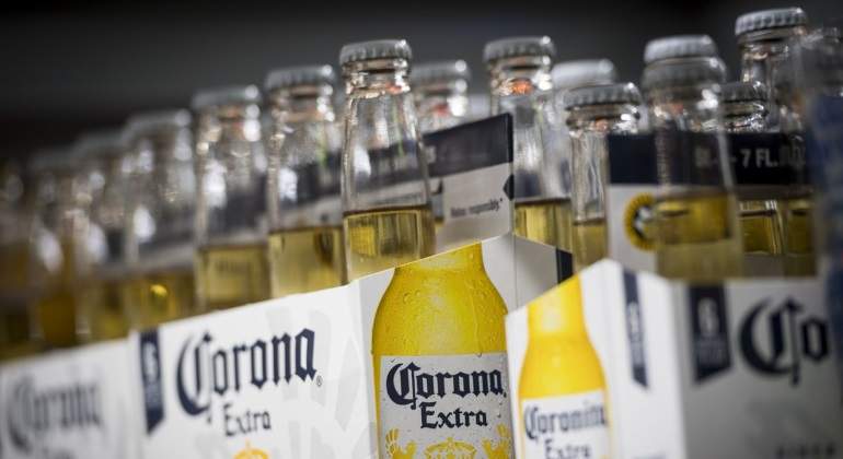 cerveza-coron-costellation-bloomberg-770.jpg