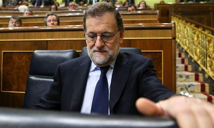 rajoy-congreso-mano.jpg