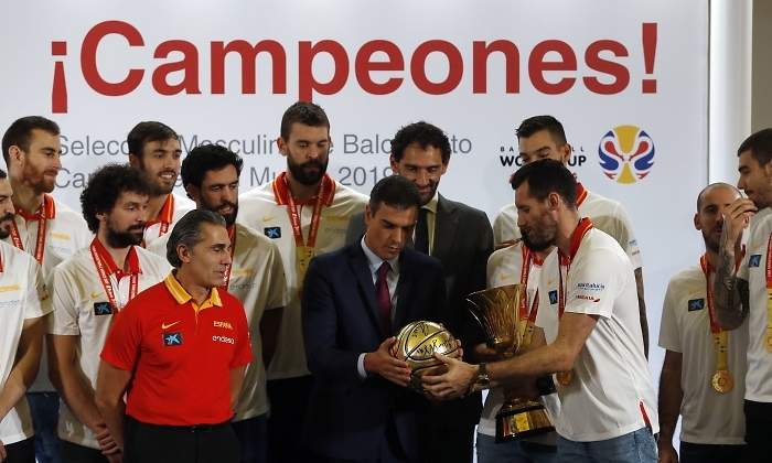 pedro-sanchez-seleccion-baloncesto-campeona-2019-cordonpress.jpg