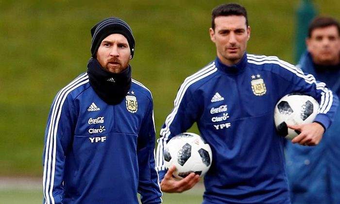 Messi-con-Scaloni.jpg