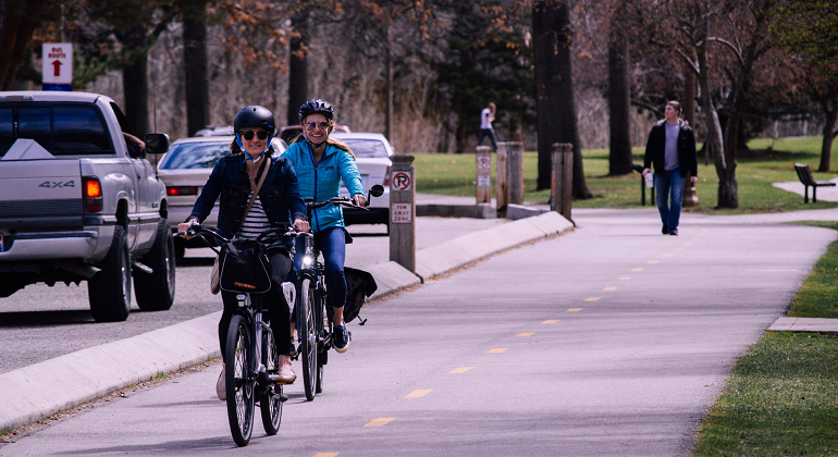 bicicletas-ciclovia-archivo.png