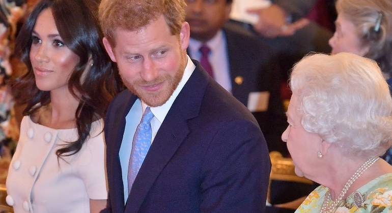 harry-meghan-planton-historico-isabel-navidad-770.jpg