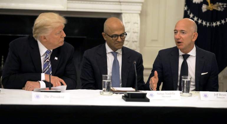trump-nadella-bezos-microsoft-amazon-junio-2017-reuters.jpg