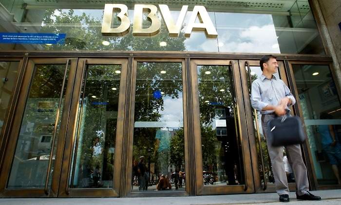 bbva-banco-persona-puertas-770-reuters.jpg