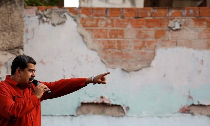 Maduro-brazo-Reuters.jpg