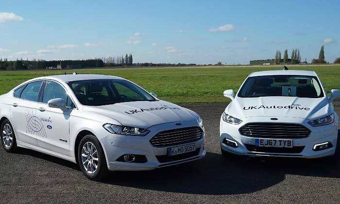 ford-coches-cruces-semaforos-prueba-2018-01.jpg