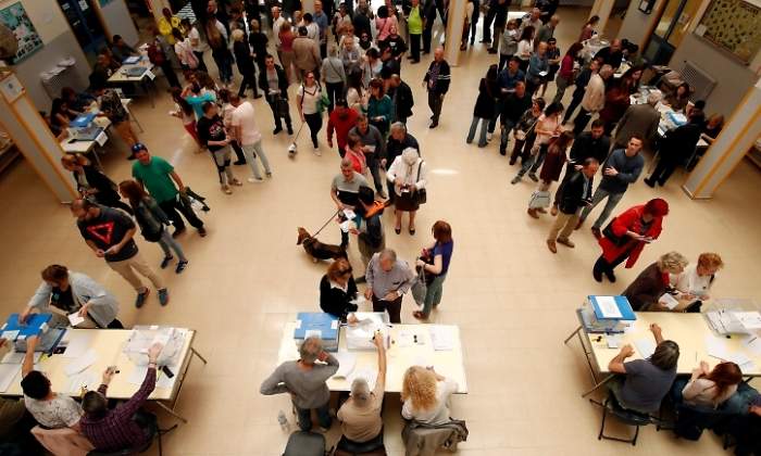 elecciones-26M-colas-reuters.jpg