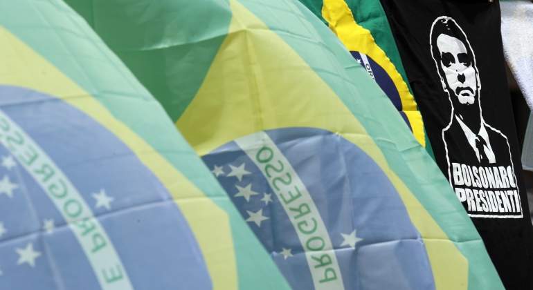 bolsonaro-bandera-brasil-reuters.jpg