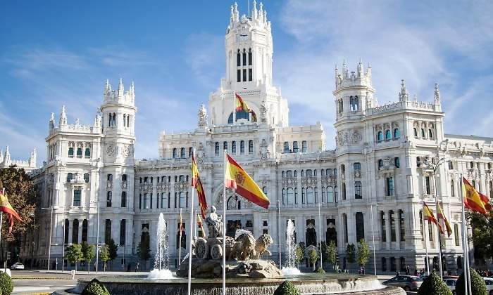 ayuntamiento-madrid-banderas.jpg