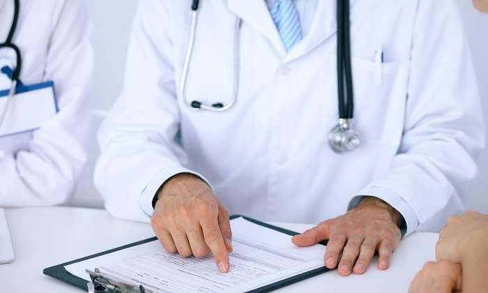 medico-poliza-seguro-dreamstime.jpg