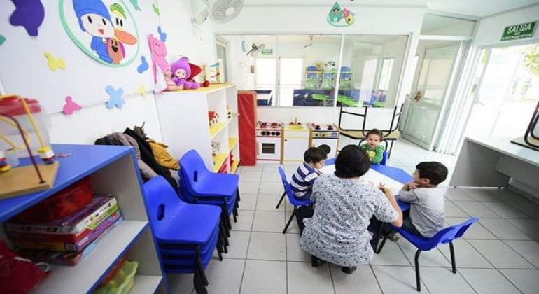 Aprueban derecho a guarderas para hijos de hombres trabajadores asegurados IMSS
